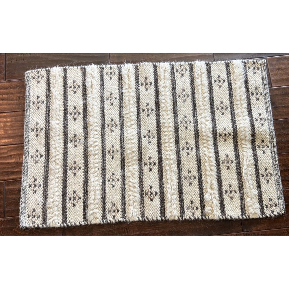 Handwoven Wool Textured Pattern Rug Natural Boho Decor Carpet Wall Hanging 3 x 2